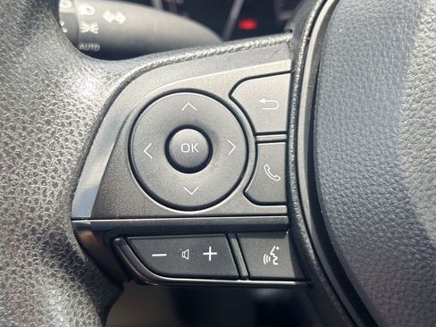 Used 2025 Toyota RAV4 XLE FWD image 20