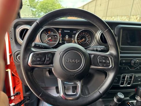 Used 2018 Jeep Wrangler Unlimited Sahara w/ Safety Group image 13