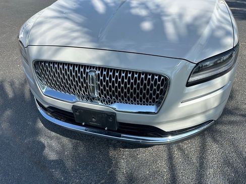 Used 2023 Lincoln Nautilus FWD w/ Premium Package image 10