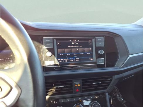 Used 2024 Volkswagen Jetta SE image 10