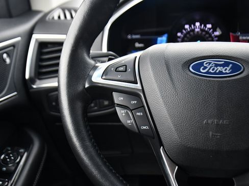 Used 2019 Ford Edge Titanium w/ Cold Weather Package image 33