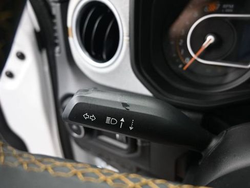 Used 2025 Jeep Wrangler Unlimited Sahara AWD/4WD image 21
