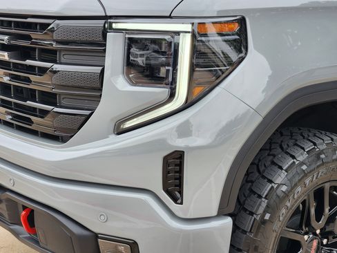 Used 2024 GMC Sierra 1500 Elevation w/ Elevation Premium Package image 8