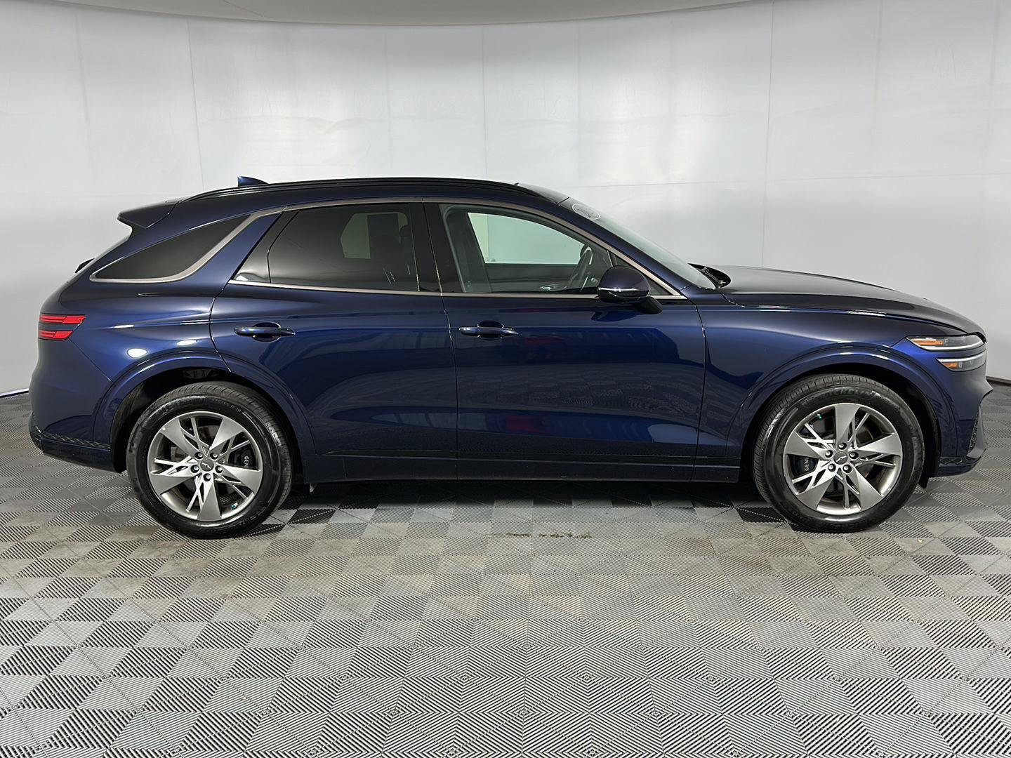Used 2025 Genesis GV70 3.5T Sport AWD/4WD image 29
