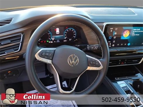 Used 2025 Volkswagen Atlas SE image 21