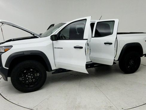 Certified 2024 Chevrolet Colorado Trail Boss w/ LPO, Dark Essentials Package image 11