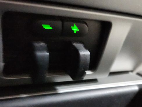 Used 2014 Ford Expedition XLT image 41