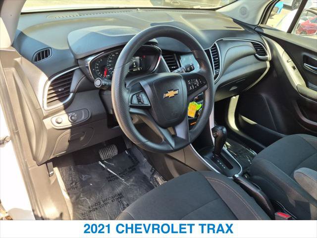 Used 2021 Chevrolet Trax LS w/ Tint and Cruise Package AWD/4WD image 14