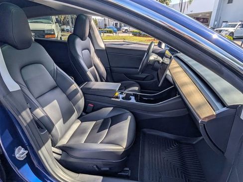 Used 2019 Tesla Model 3 Long Range image 17