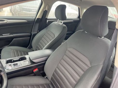 Used 2019 Ford Fusion SE image 7