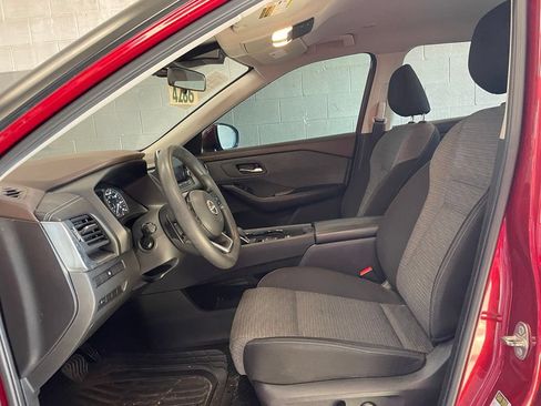 Certified 2023 Nissan Rogue SV FWD image 10