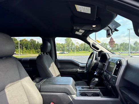 Used 2015 Ford F150 XLT w/ Equipment Group 302A Luxury AWD/4WD image 16
