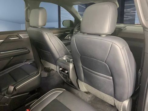 Used 2024 GMC Acadia Denali w/ Super Cruise Package AWD/4WD image 17