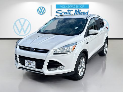 Used 2016 Ford Escape Titanium image 3