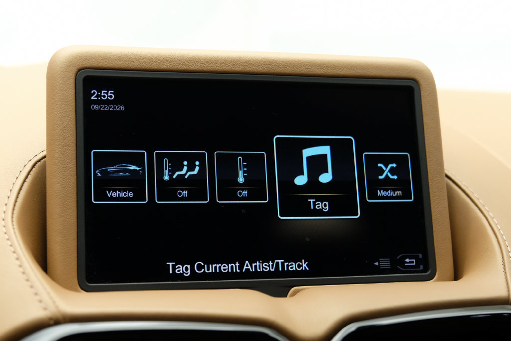 Used 2020 Aston Martin V8 Vantage Coupe RWD image 43