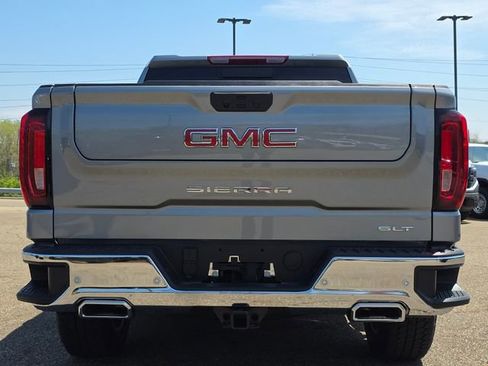 New 2026 GMC Sierra 1500 SLT image 15