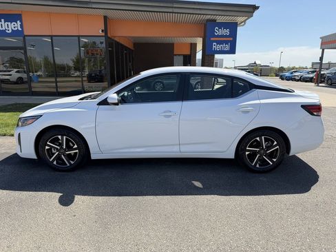 Used 2024 Nissan Sentra SV FWD image 2
