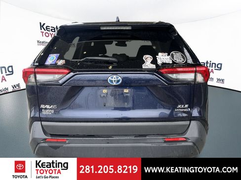 Used 2022 Toyota RAV4 XLE w/ Convenience Package AWD/4WD image 4