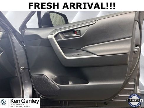 Used 2019 Toyota RAV4 LE w/ Carpet Mat Package image 25