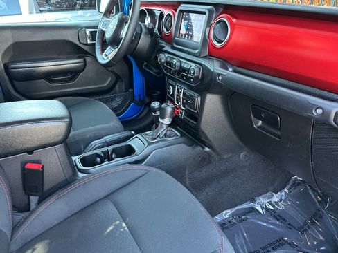 Used 2020 Jeep Gladiator Rubicon w/ Trailer Tow Package image 15