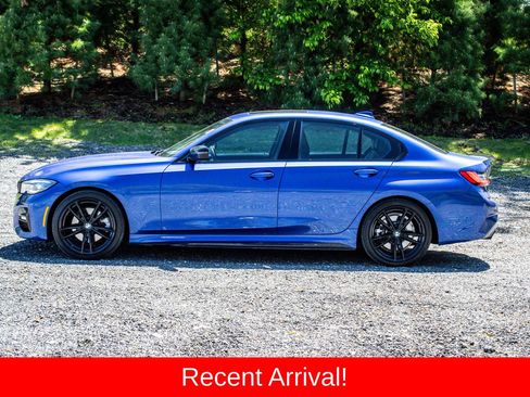 Used 2022 BMW 330i Sedan w/ M Sport Package RWD image 4