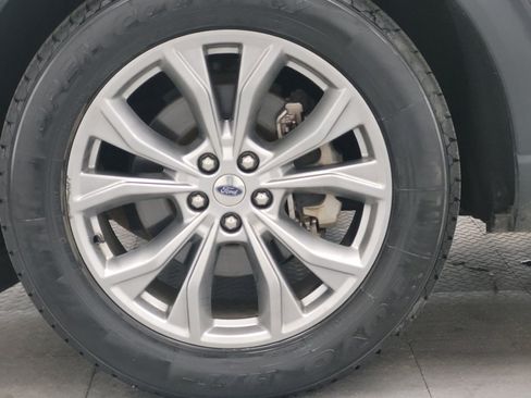 Used 2020 Ford Explorer XLT w/ Equipment Group 202A RWD image 31