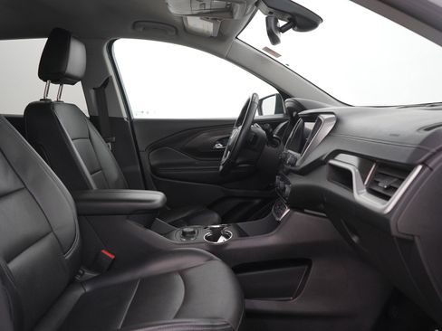 Used 2024 GMC Terrain SLT w/ Elevation Edition image 13