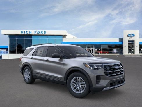 New 2026 Ford Explorer Active RWD image 7