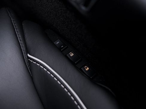 Used 2016 Aston Martin DB9 GT RWD image 81