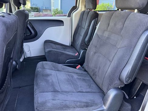 Used 2013 Dodge Grand Caravan SE FWD image 24