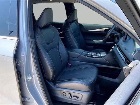 Used 2026 INFINITI QX60 Luxe w/ Cargo Package FWD image 9