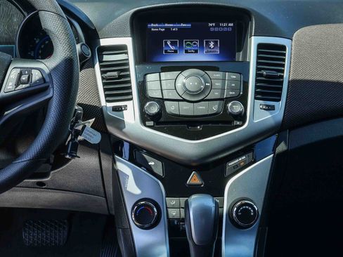 Used 2015 Chevrolet Cruze LT w/ Enhanced Safety Package FWD image 7