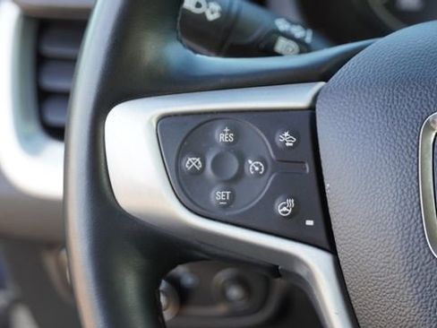 Used 2024 GMC Terrain SLT image 29