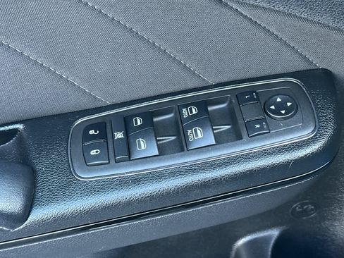 Used 2022 Dodge Charger SXT w/ Blacktop Package image 13