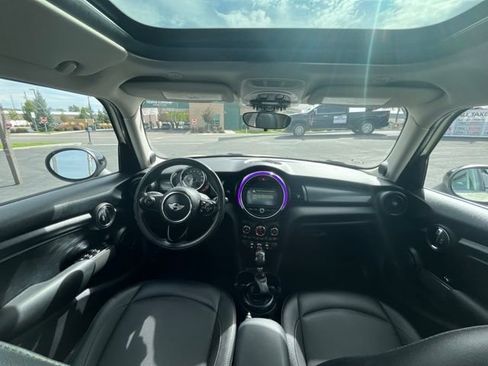 Used 2018 MINI Cooper 4-Door Hardtop FWD image 30