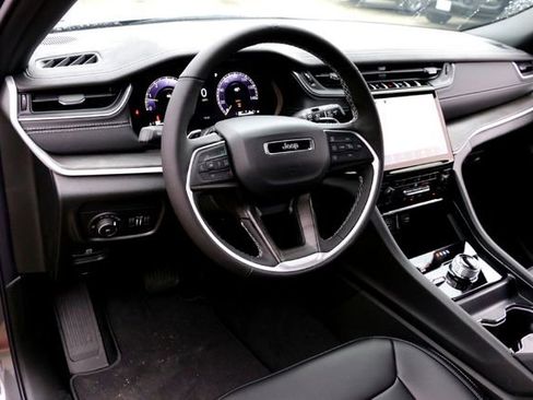 New 2025 Jeep Grand Cherokee L Limited AWD/4WD image 8
