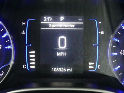 Used 2018 Chrysler Pacifica LX image 30