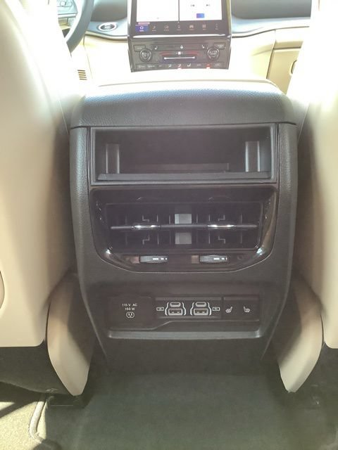 Certified 2025 Jeep Grand Cherokee Limited AWD/4WD image 19