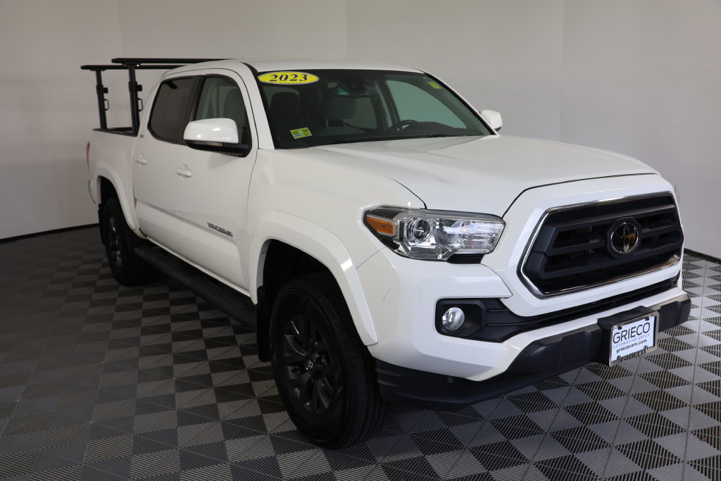 Used 2023 Toyota Tacoma SR5 AWD/4WD image 1