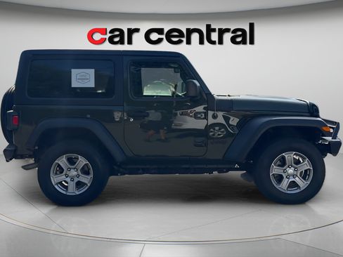 Used 2021 Jeep Wrangler Sport AWD/4WD image 4