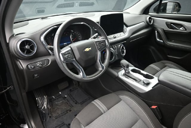 Used 2024 Chevrolet Blazer LT w/ Convenience Package FWD image 12