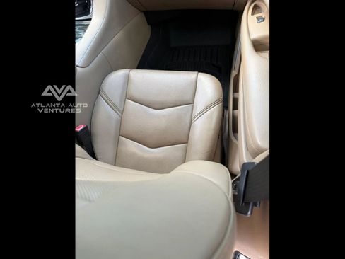 Used 2019 Cadillac Escalade Platinum image 38