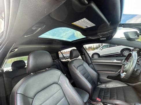 Used 2019 Volkswagen GTI SE image 27