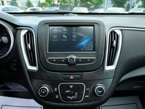 Used 2018 Chevrolet Malibu LS FWD image 14