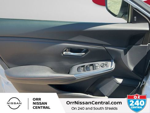 Certified 2025 Nissan Sentra SR FWD image 16