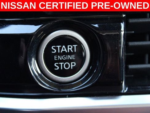 Used 2024 Nissan Pathfinder SL w/ Lighting Package (N92) image 31