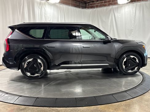 Certified 2024 Kia EV9 Land AWD/4WD image 6