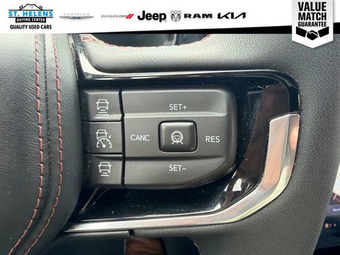 Used 2024 Jeep Wagoneer Launch Edition AWD/4WD image 22