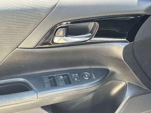 Used 2016 Honda Accord LX image 16