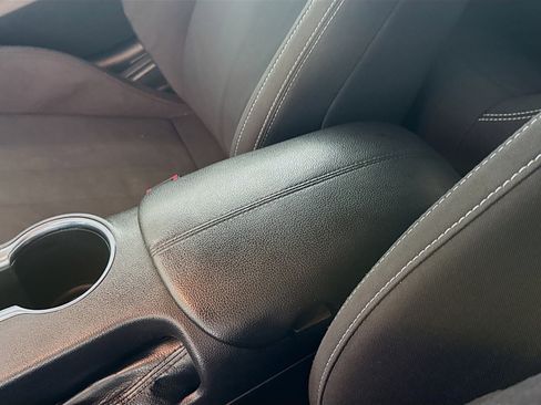 Used 2020 Ford Mustang Convertible image 18